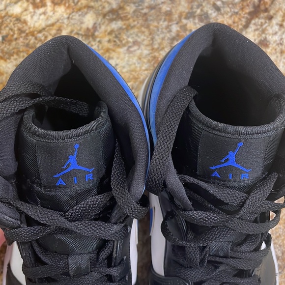 Air Jordan 1 Mid mens - Picture 4 of 10